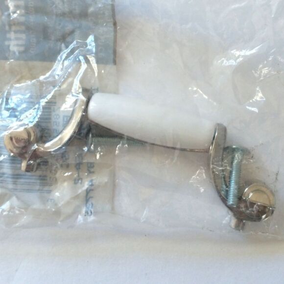 Lot of 4 Cabinet Pulls Handles White Ceramic Chrome Silver Tone New Belwith - Picture 5 of 7